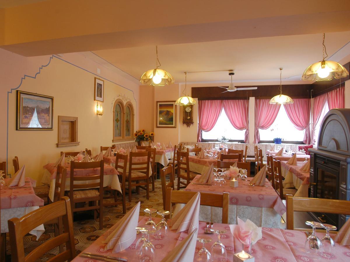 Hotel Aurora Rocca Pietore Bagian luar foto